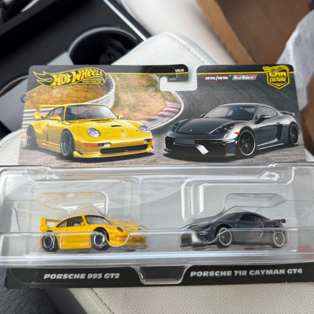 2024 Hot Wheels Premium Porsche 2 Pack 993 GT2 + 718 Cayman GT4 Awesome!